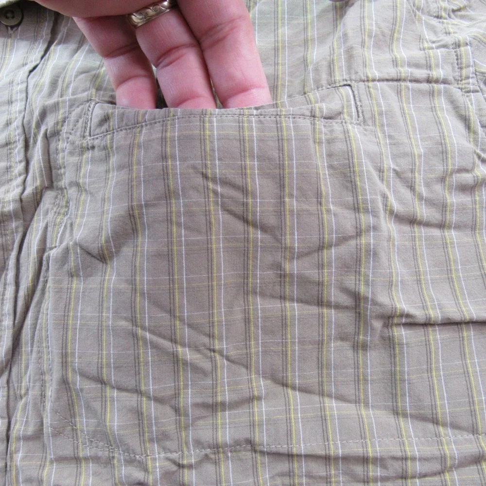 The North Face Mens Large Short Sleeve Plaid‎ Button Down Shirt Olive Green Tan